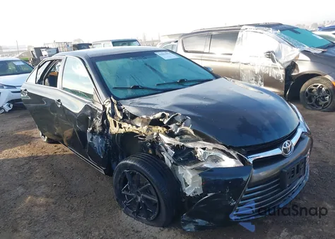 2016 Toyota Camry Le z USA, uszkodzony, nr VIN 4T4BF1FKXGR550543